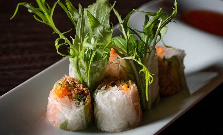 ベトナム生春巻スイートチリソースで