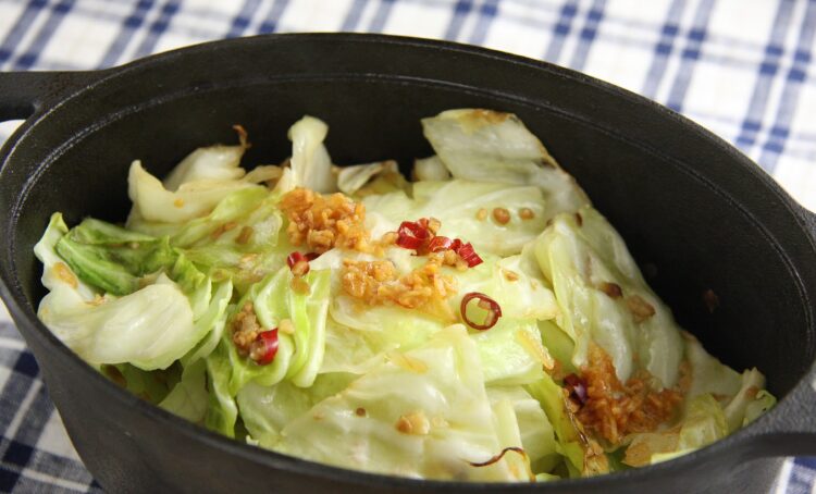 鉄鍋アンチョビキャベツ