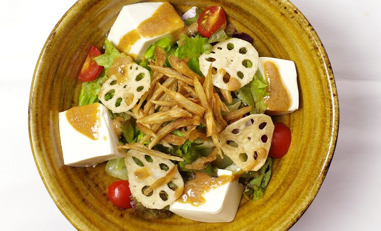 京とうふ藤野 牛蒡、蓮根、お豆富の金胡麻サラダ