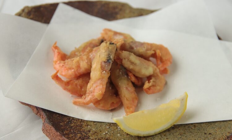 甘エビのフリット 特製スパイシーディップ添え