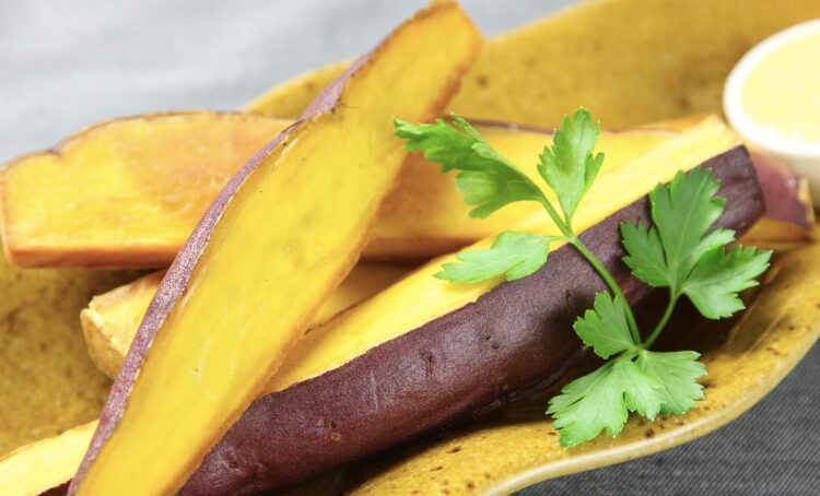 サツマイモのフライドポテト ハニーディップ添え