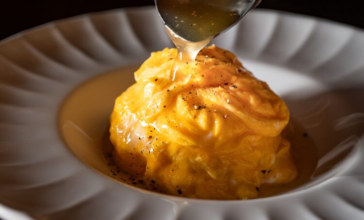 トリュフライス ふわとろ半熟卵のせ