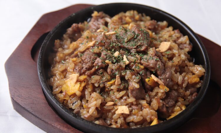 牛の旨み! 〆のちょこっとガーリックライス