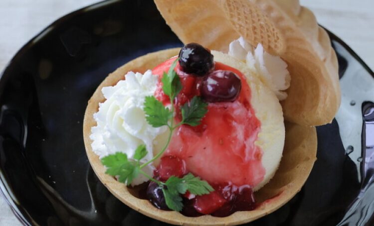 ベリー＆バニラアイスモナカ