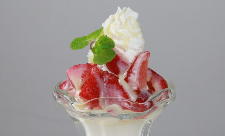 ストロベリーミルクパフェ